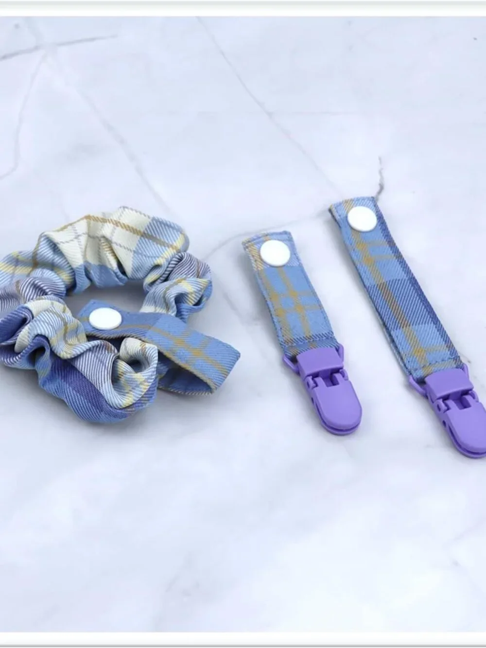 Tubie Scrunchie with 2 Safety Clips